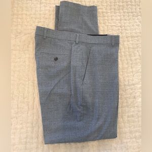 Men’s Perry Ellis slim fit grey plaid pants. 32x30